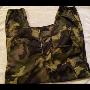 Camo fashion cargo pants